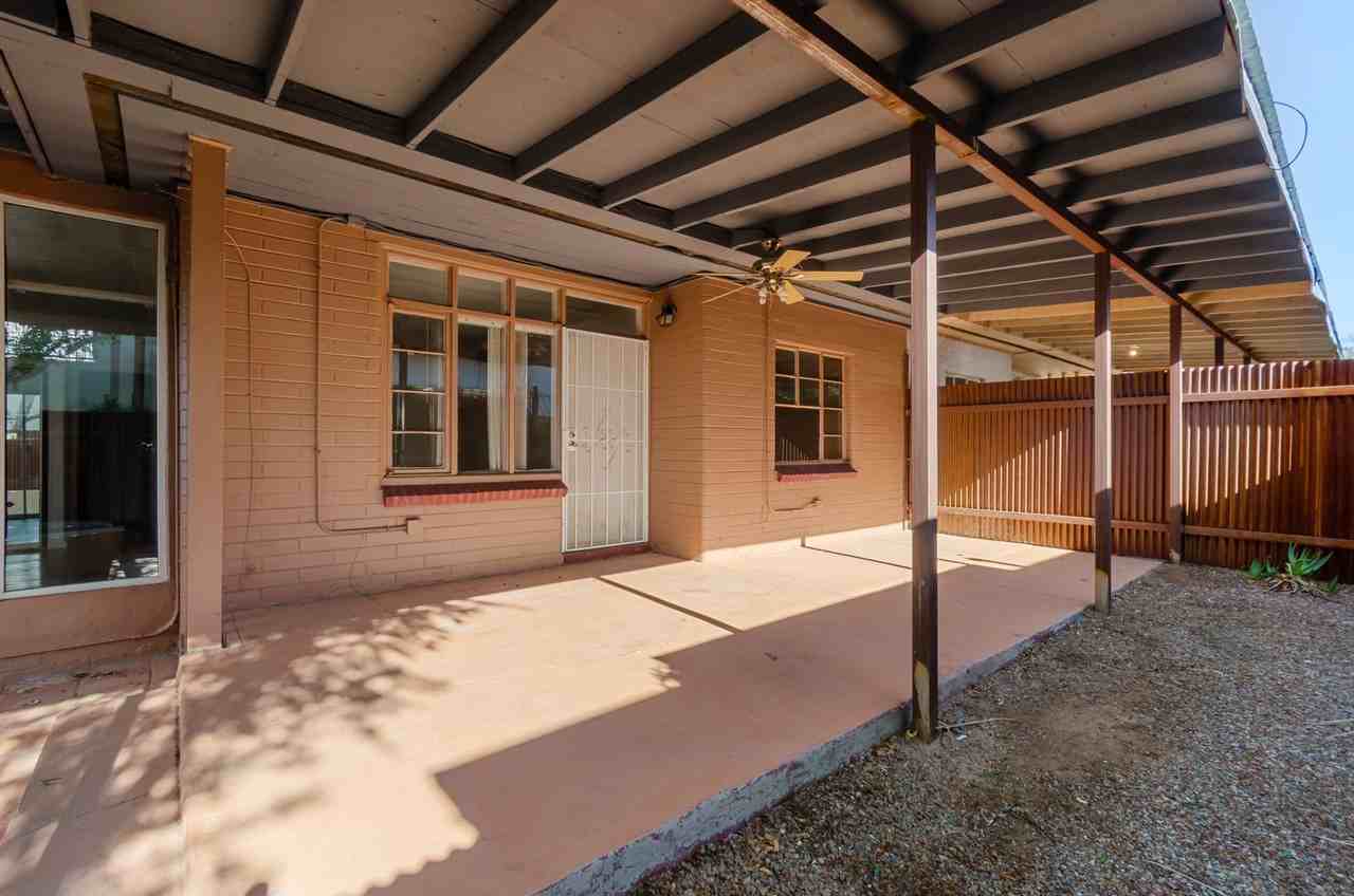 1812 E 7th St - Photo 2 of 21