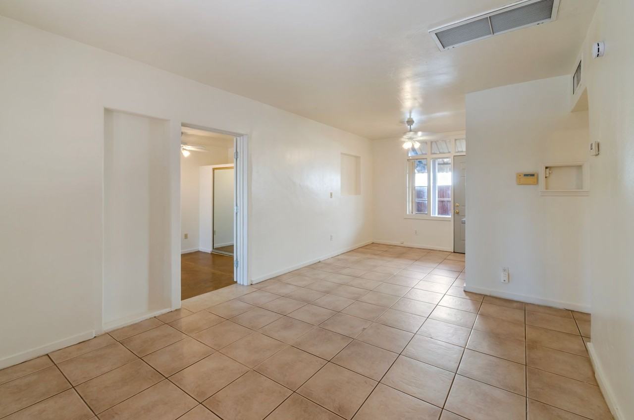 1812 E 7th St - Photo 7 of 21