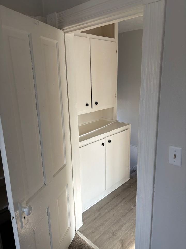 208 S Walts Ave - Photo 3 of 16