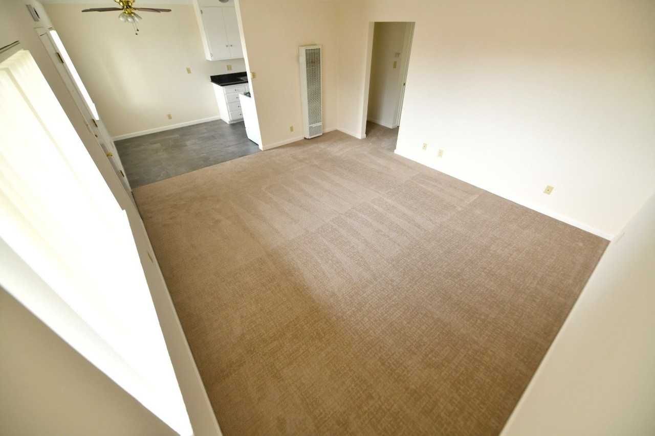 524 E 17th St. - Photo 5 of 26