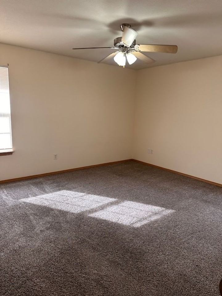 3439 S Juniper Ave - Photo 2 of 5