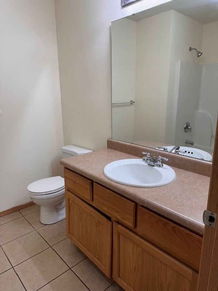 3439 S Juniper Ave - Photo 3 of 5