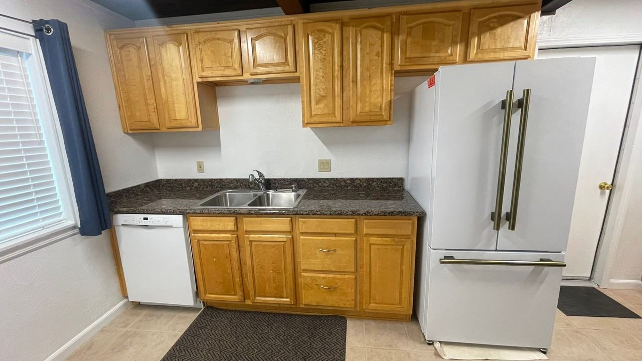 148 Diablo Ct - Photo 5 of 24