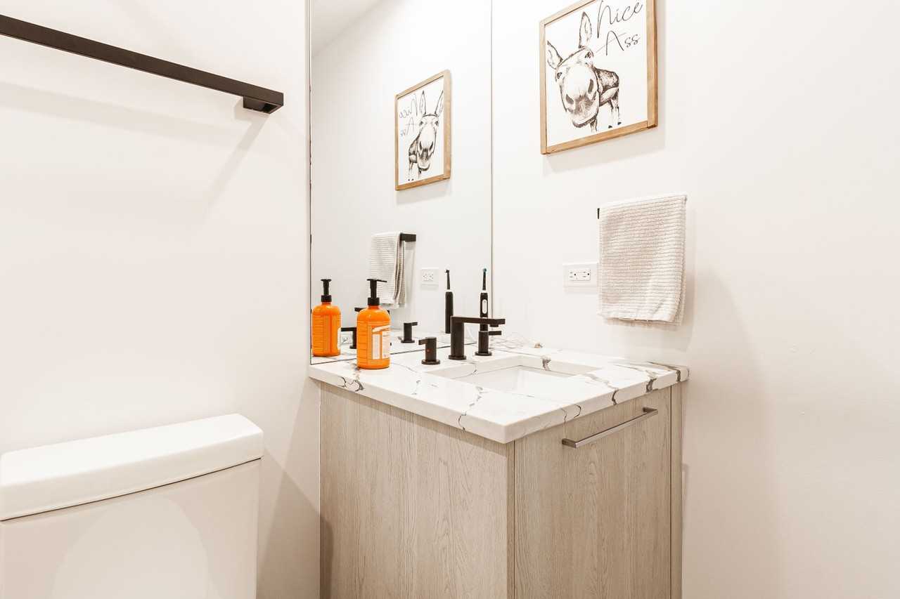 2743 W Division St - Photo 7 of 29