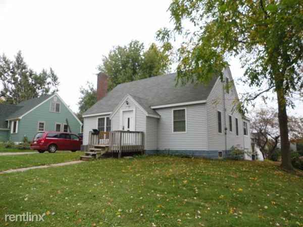 505 Melby St - Photo 3 of 13