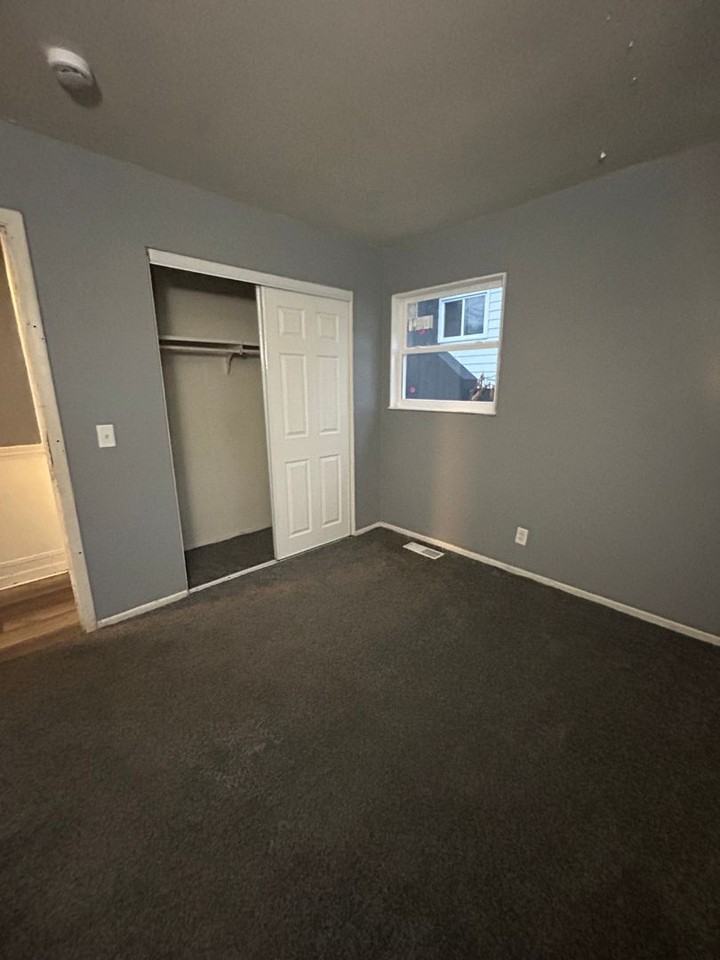 58075 Benham Ave - Photo 3 of 12