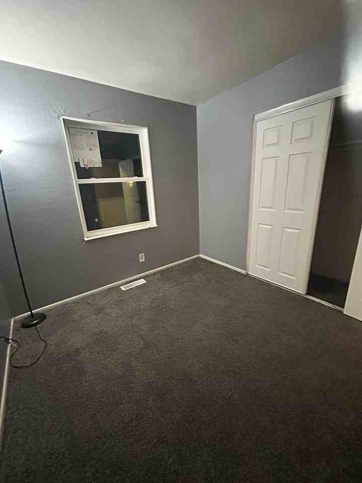 58075 Benham Ave - Photo 4 of 12