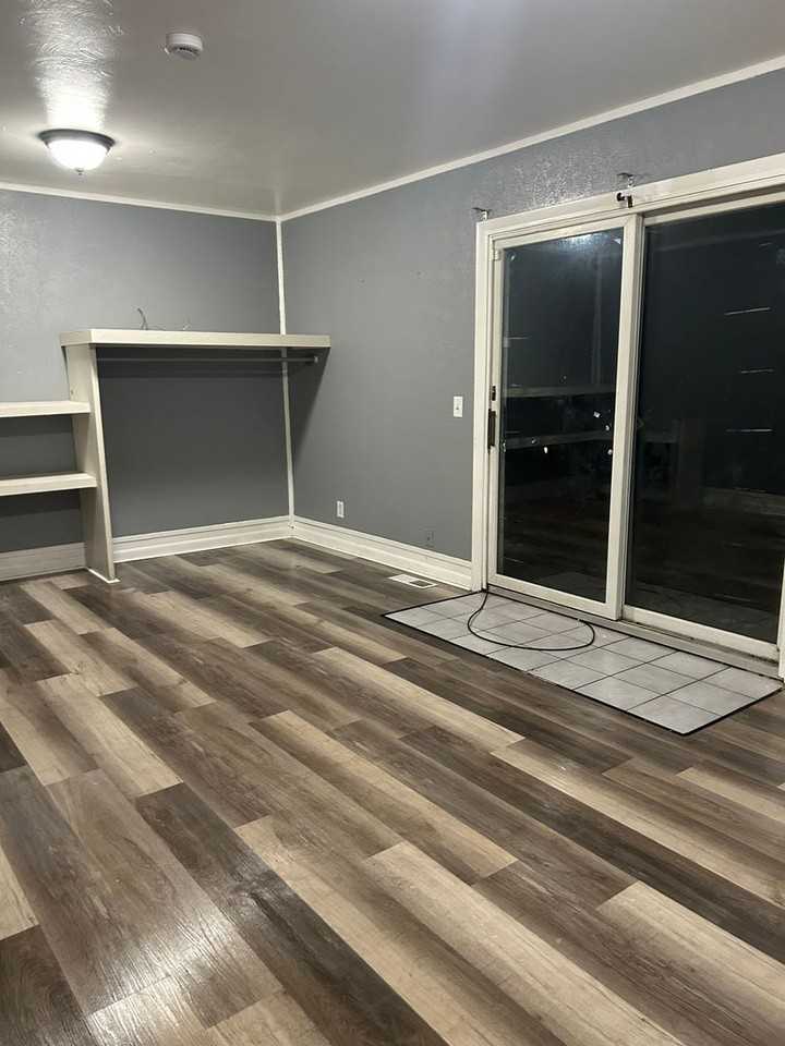 58075 Benham Ave - Photo 6 of 12