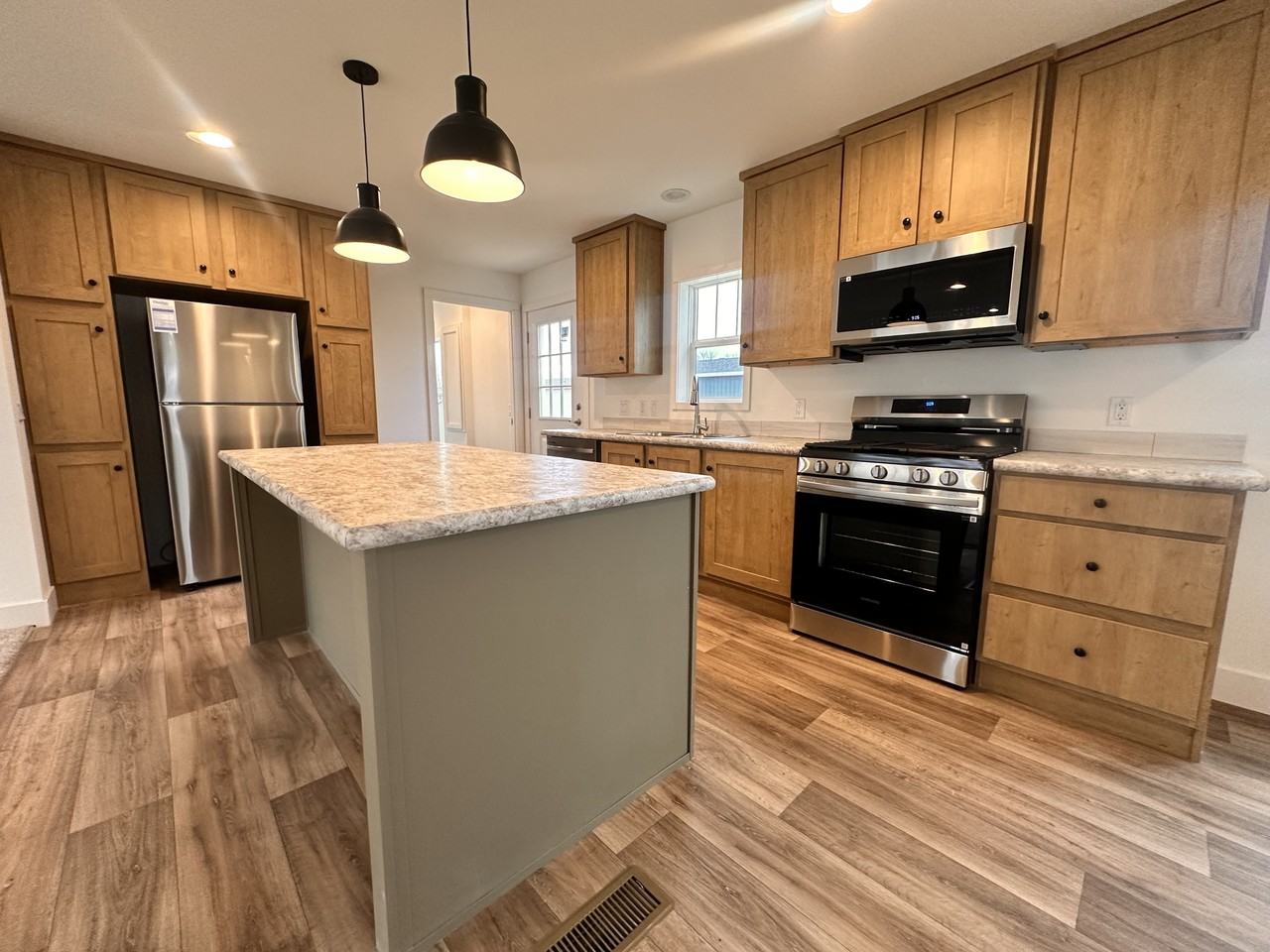 15 Cavalier St N #15CA - Photo 7 of 41