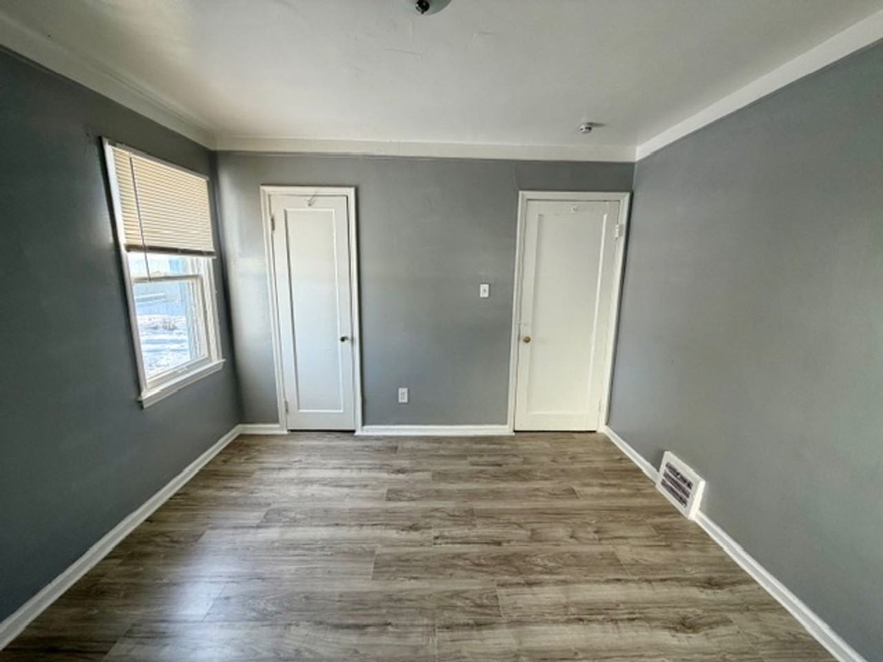 9056 Fielding St - Photo 3 of 14