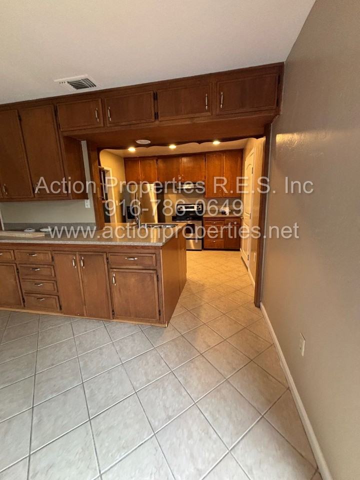 906 Vine Ave - Photo 4 of 10