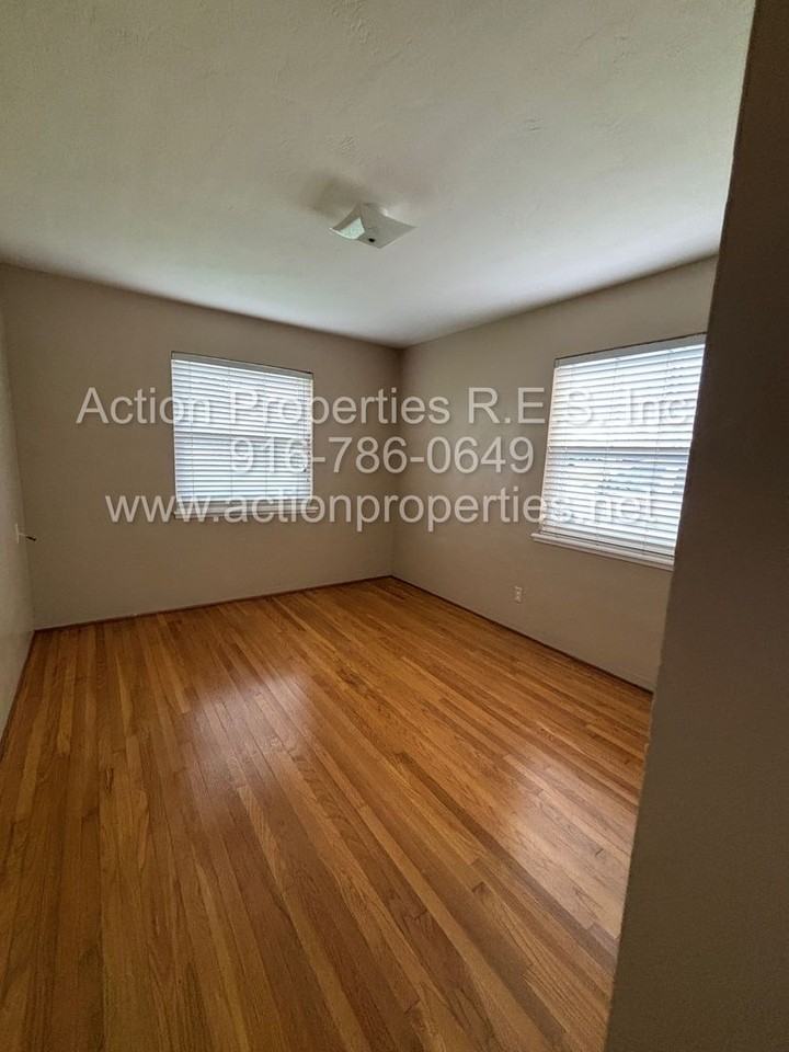 906 Vine Ave - Photo 6 of 10