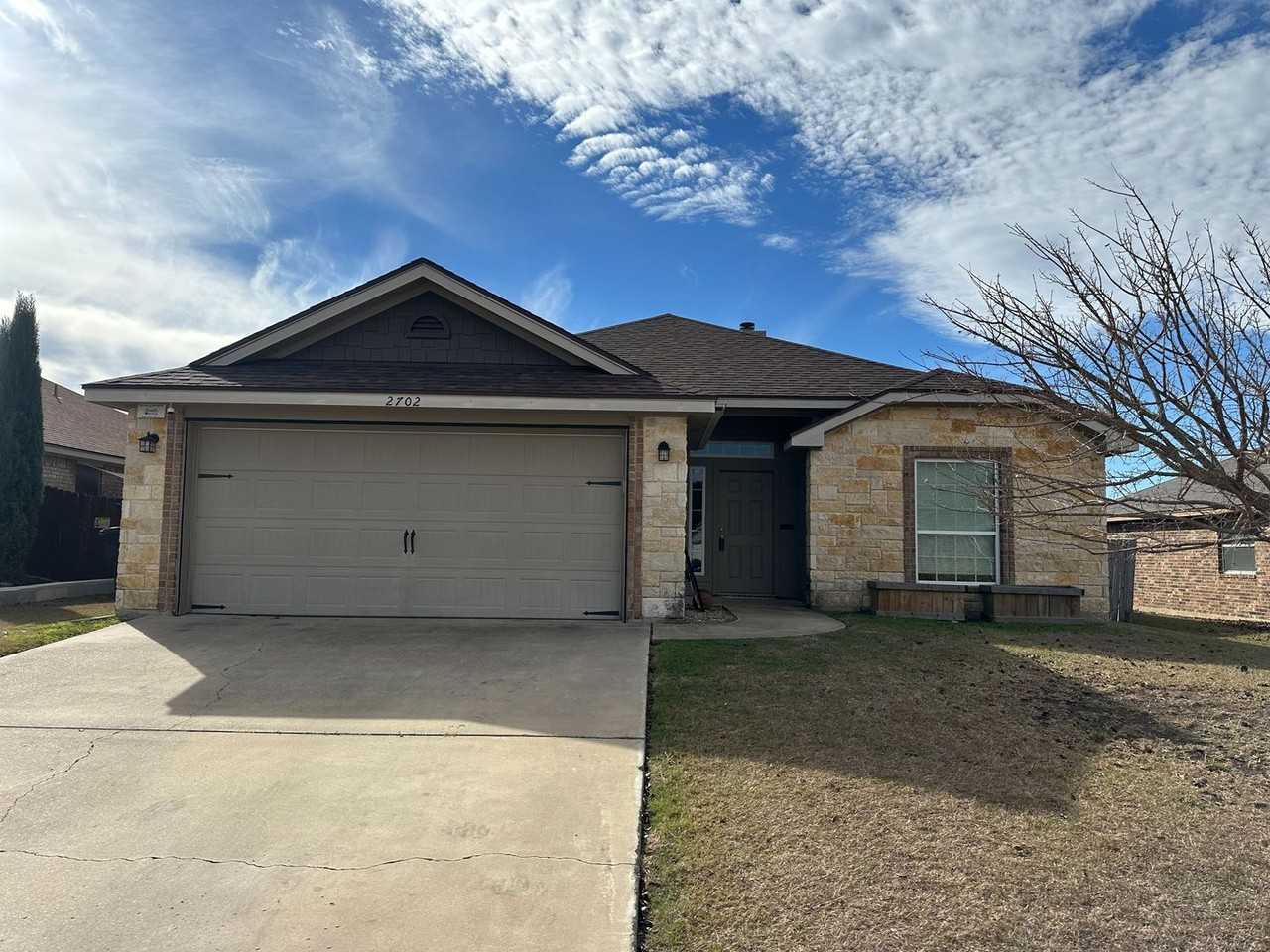 2702 Montague County Dr - Photo 2 of 29