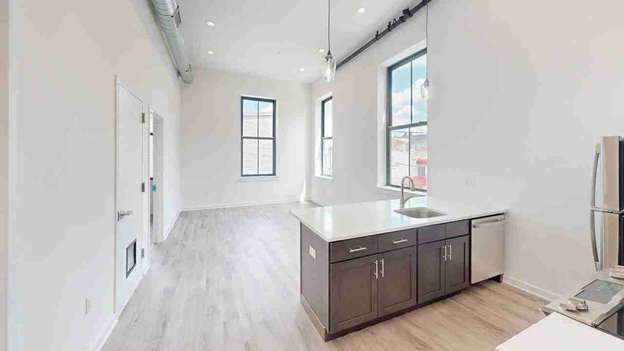 70 Roseville Ave - Photo 4 of 11