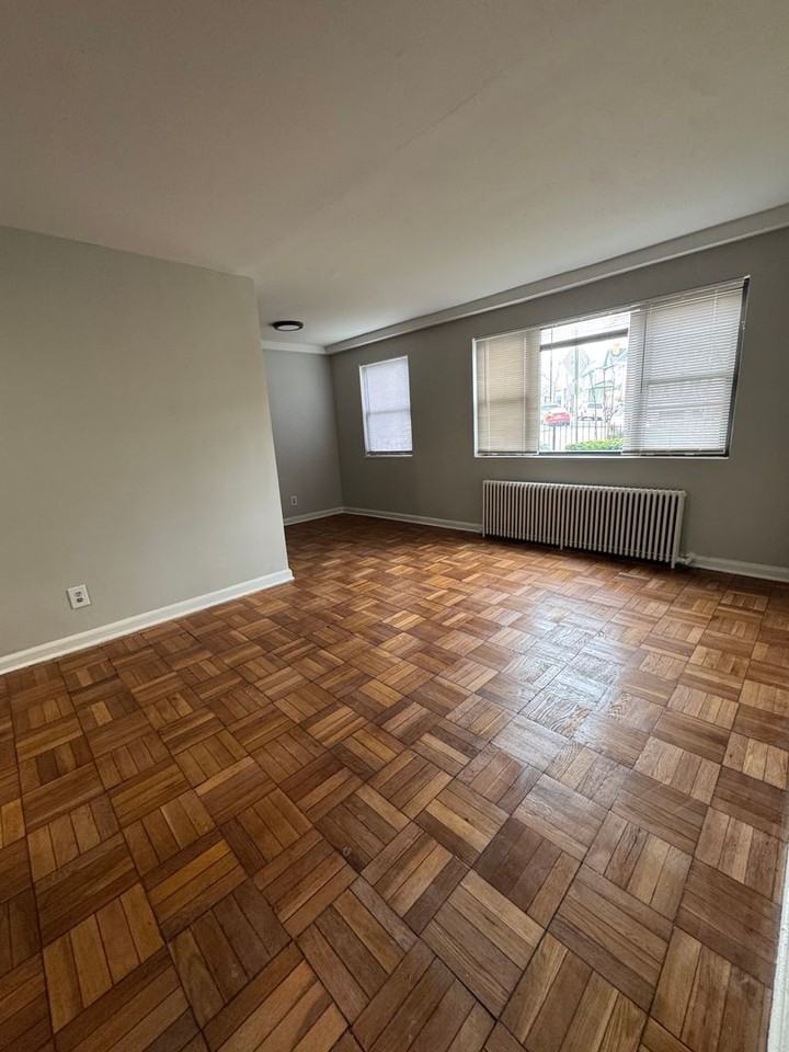 1649 FRANKLIN ST NE - Photo 2 of 15