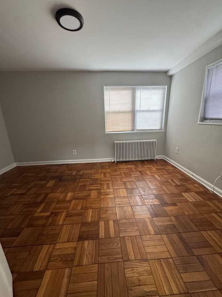 1649 FRANKLIN ST NE - Photo 4 of 15