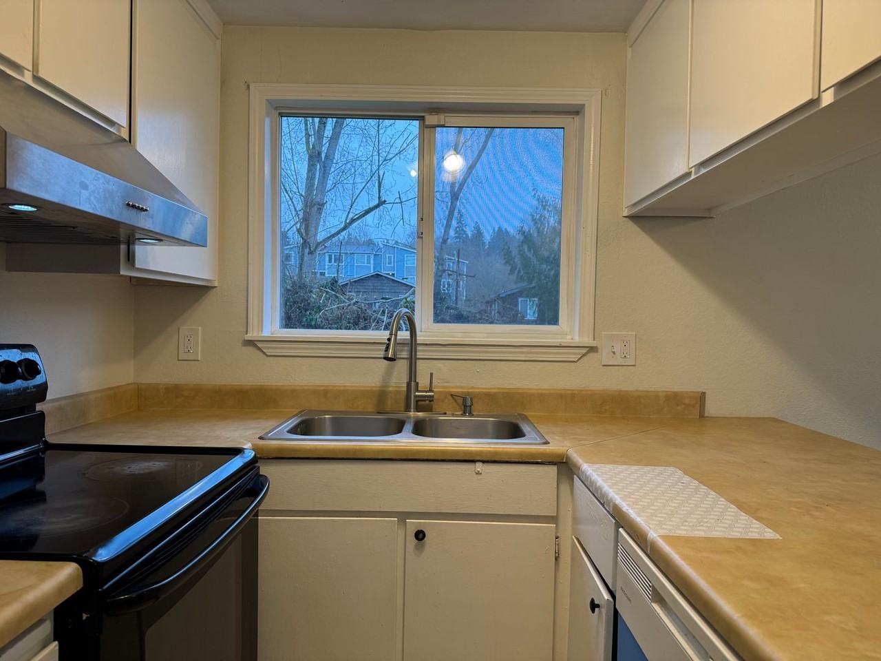 12810 65th Ave S - Photo 6 of 13