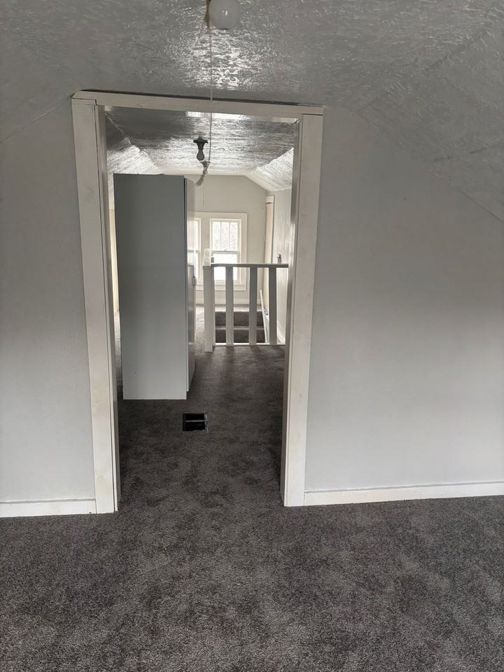 624 N Lewis Ave - Photo 7 of 23