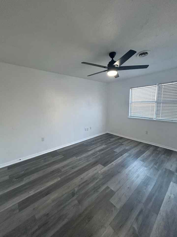 1851 W Deane St - Photo 4 of 35