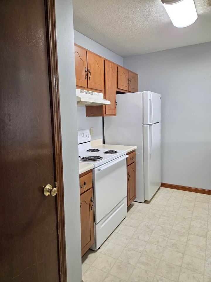 629 Potomac Ct - Photo 4 of 11
