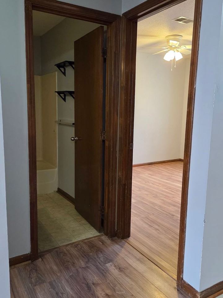 629 Potomac Ct - Photo 5 of 11