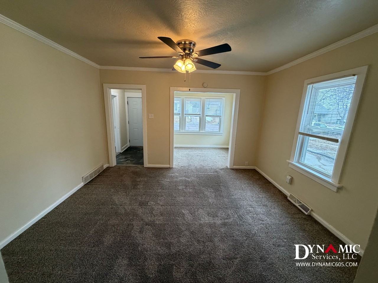 2409 S Norton Ave - Photo 4 of 42