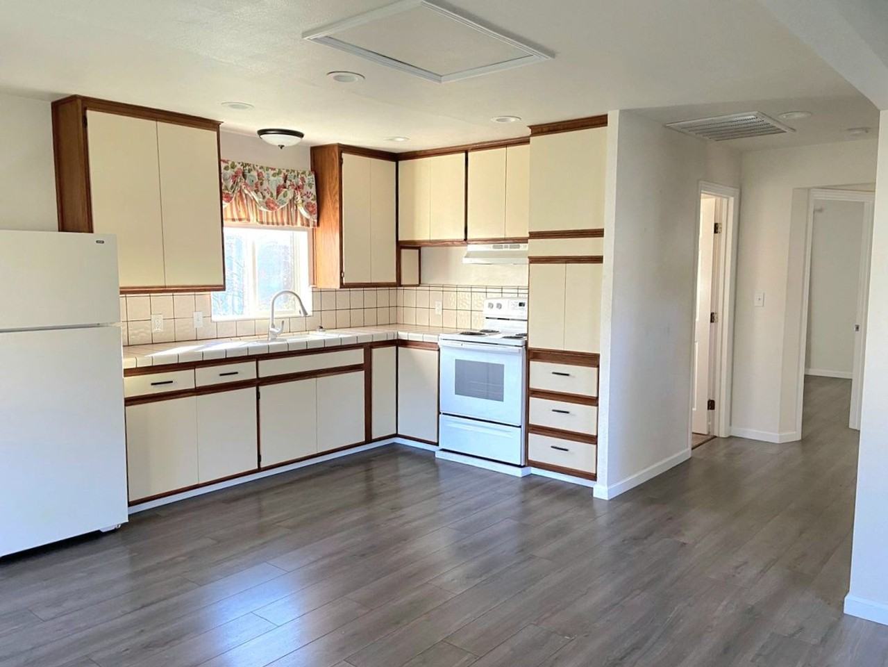 11307 Aruba Dr - Photo 3 of 10