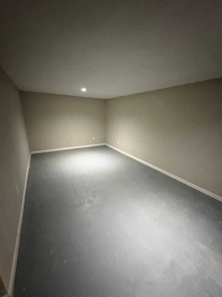 1563 Oakwood Dr - Photo 2 of 13