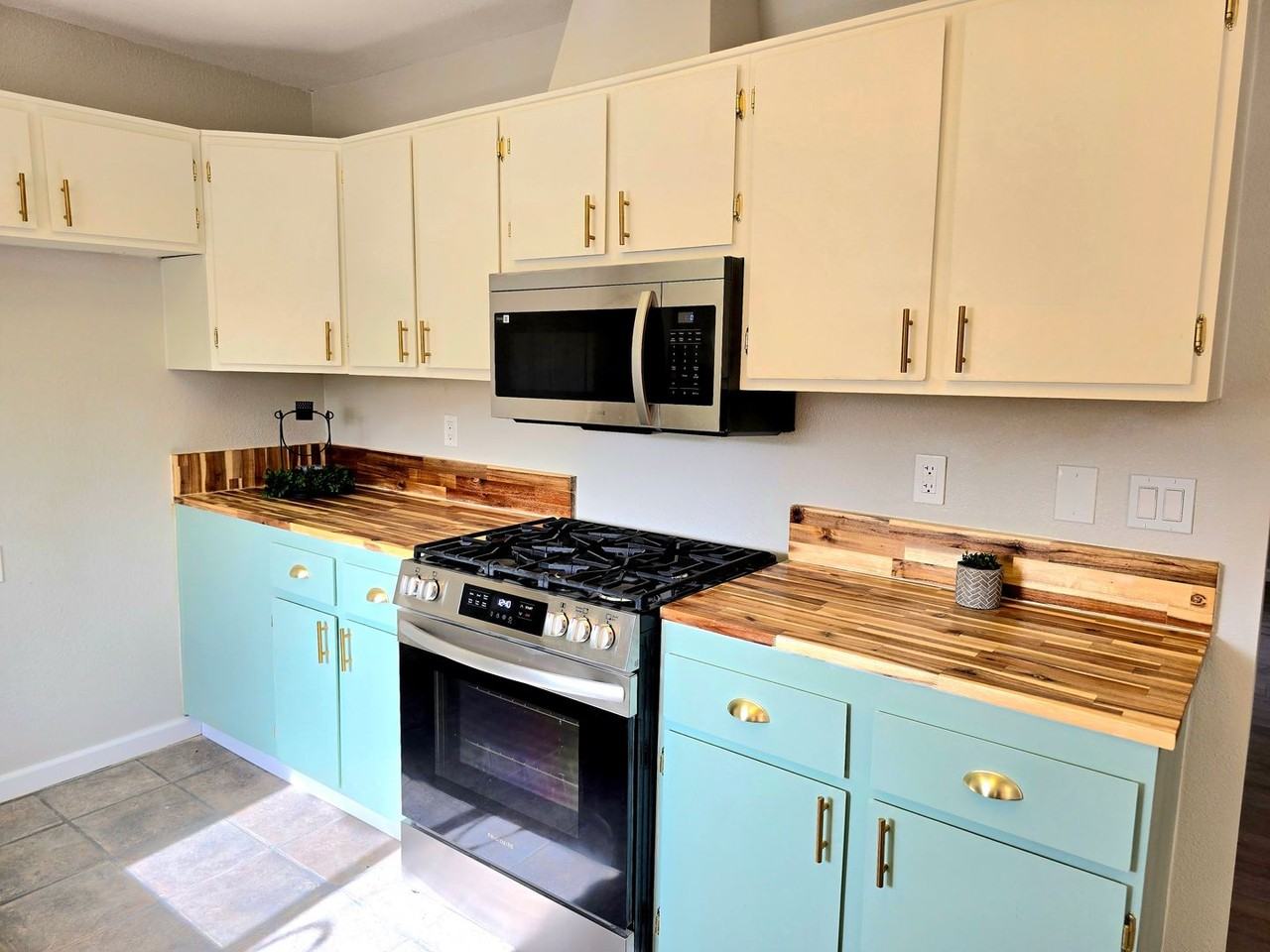 6213 Baileya Ave - Photo 4 of 19