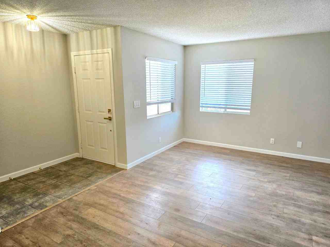 6213 Baileya Ave - Photo 5 of 19