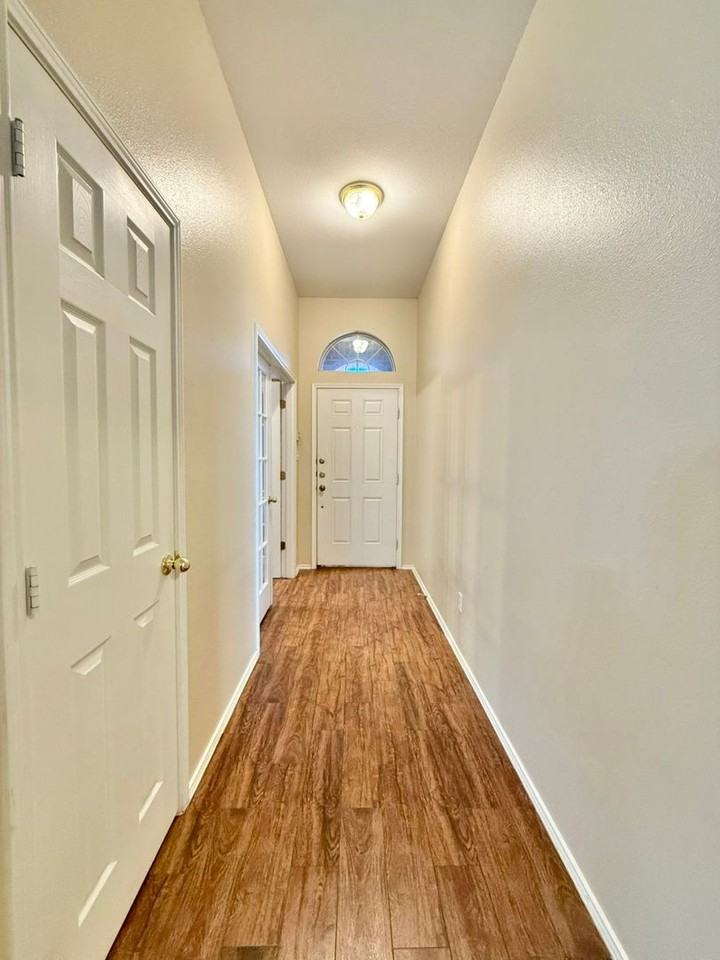 409 Asher - Photo 3 of 24