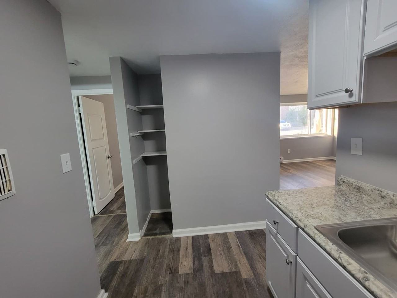 EEA - Euclid Emerald - Photo 3 of 19