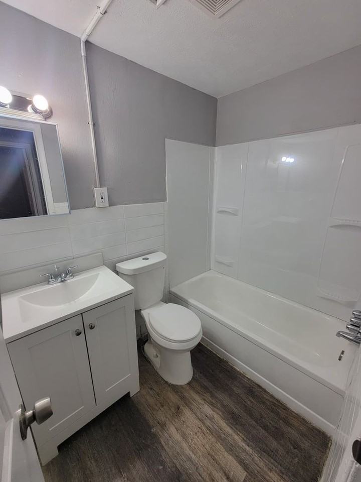 EEA - Euclid Emerald - Photo 5 of 19