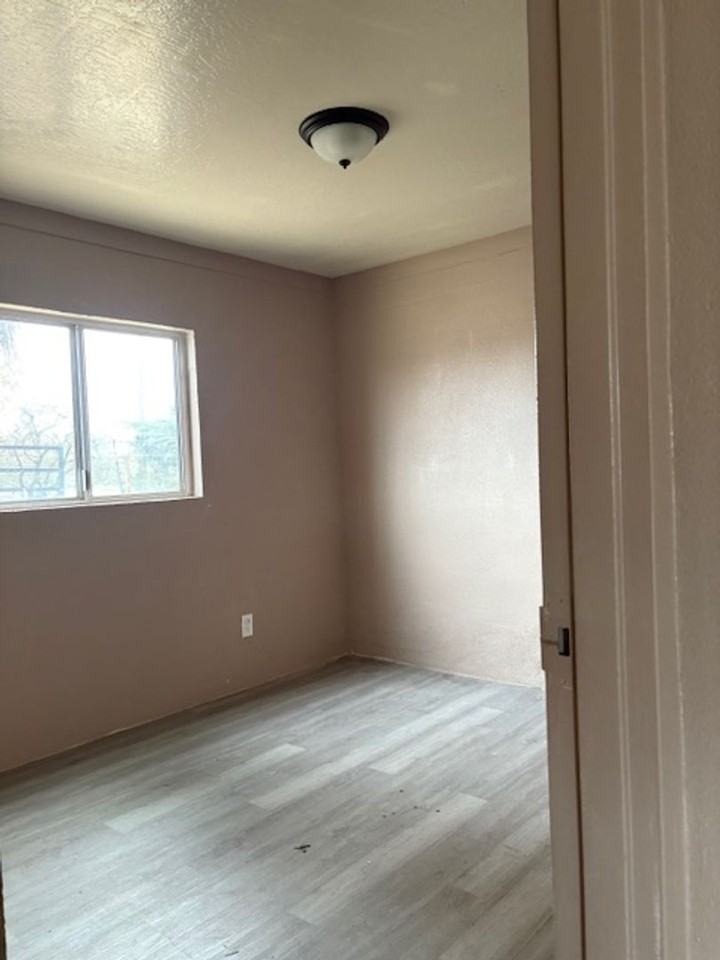 h4675 - Photo 4 of 10