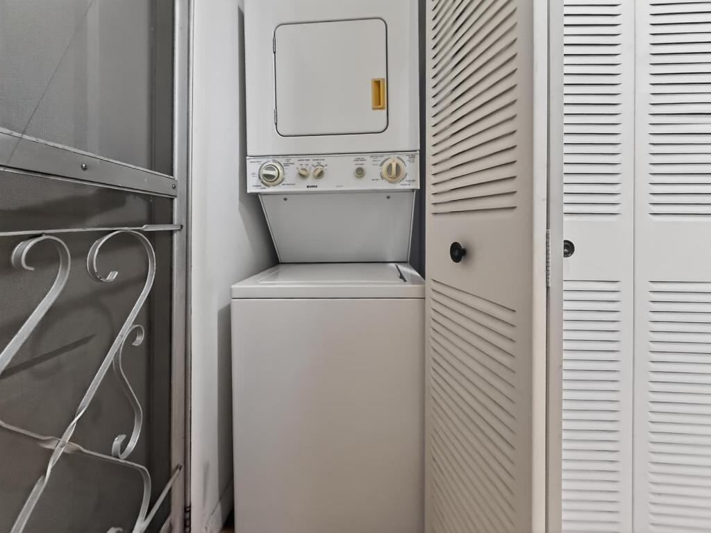 10409 Nw 11th St ##Apt - Photo 4 of 29