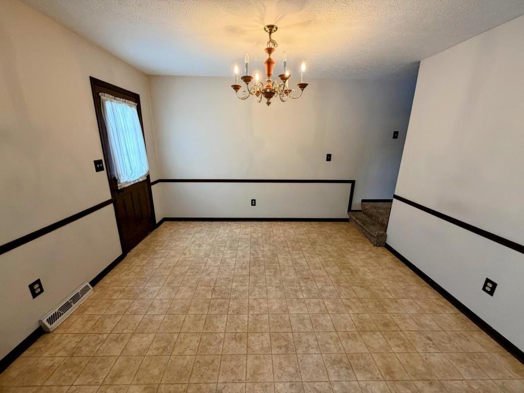 6022 Applecrest Ct - Photo 7 of 15