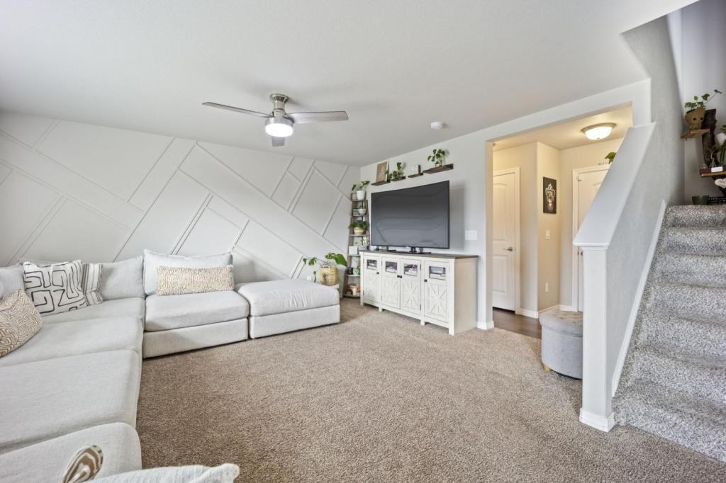 9949 Castor Dr - Photo 3 of 12