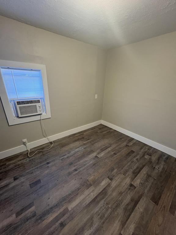 1610 Chippewa Ave Se - Photo 6 of 9