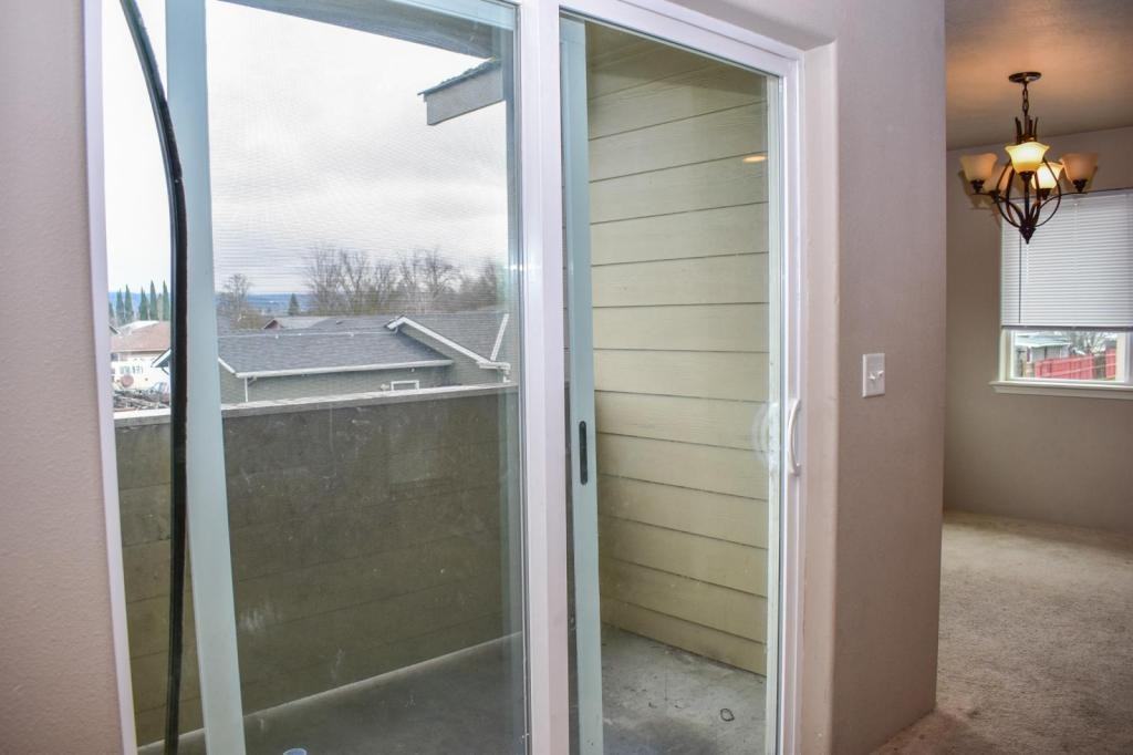 652 Midway Rd - Photo 4 of 17