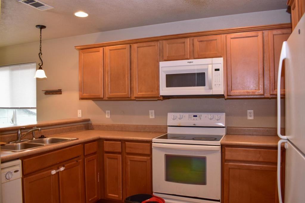 652 Midway Rd - Photo 7 of 17