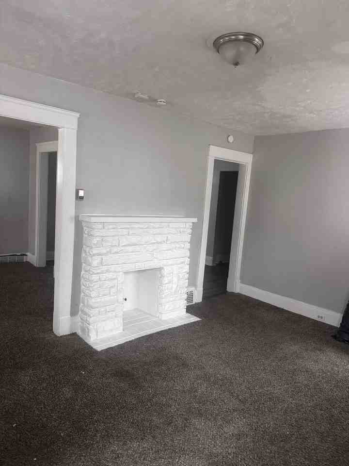 665 E 131st St - Photo 2 of 10