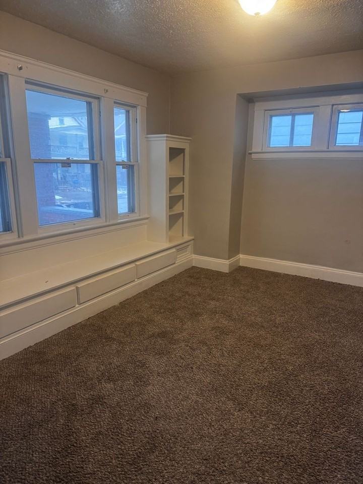 665 E 131st St - Photo 3 of 10