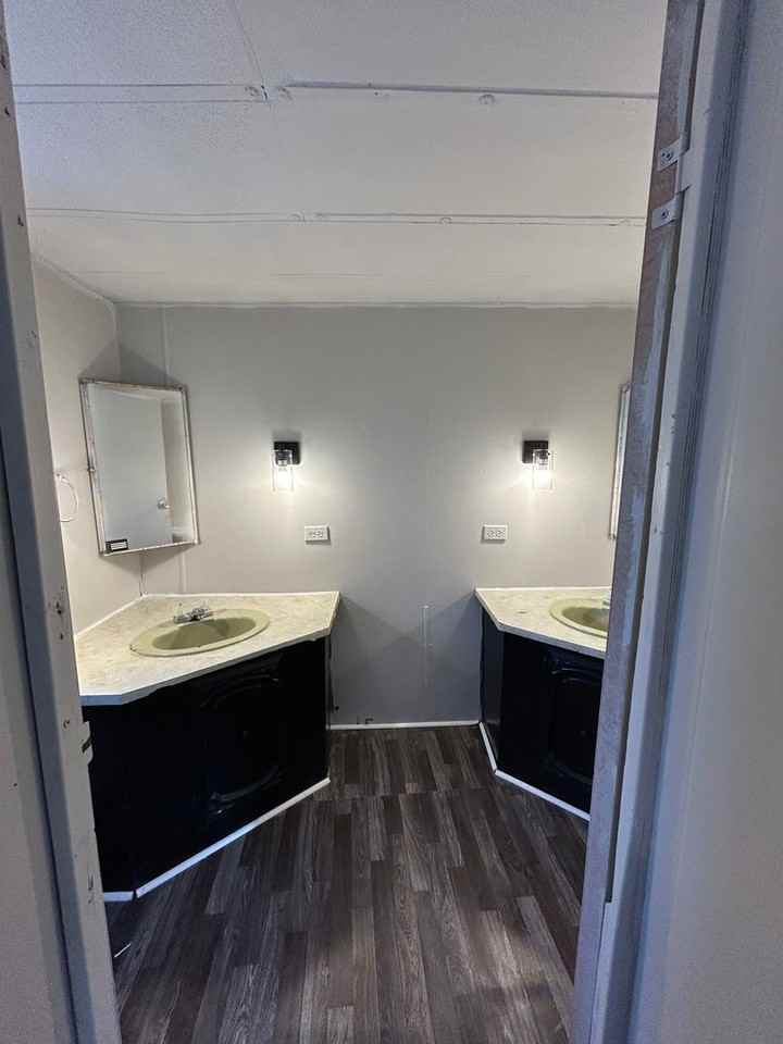 Meridian MHP - Photo 2 of 21