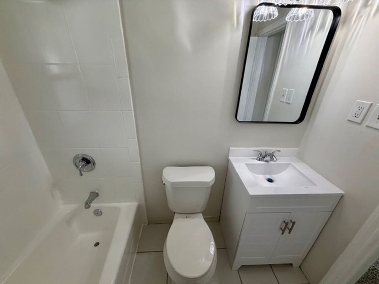 6219 Plainview Ave - Photo 4 of 16