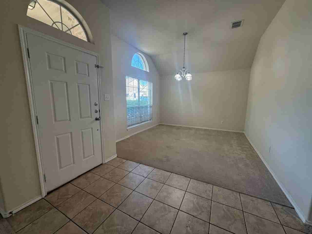 2001 Hearthstone Dr - Photo 3 of 28