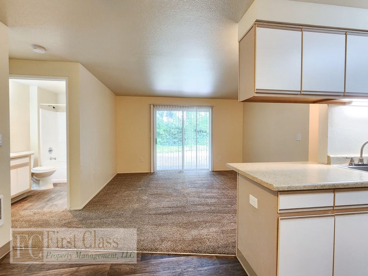 MAXWELL - Photo 4 of 43