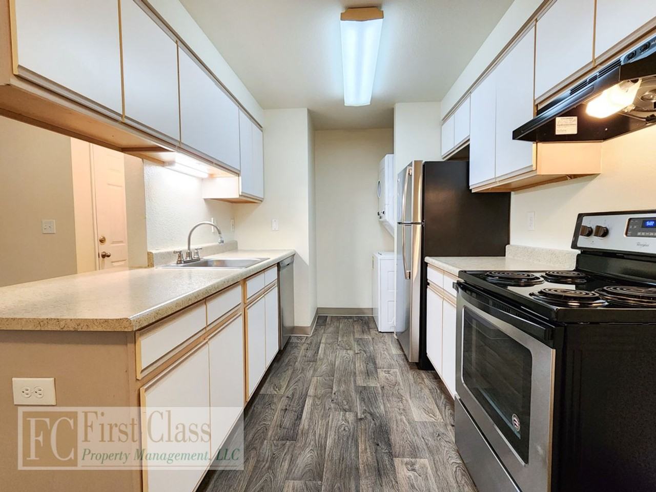 MAXWELL - Photo 6 of 43