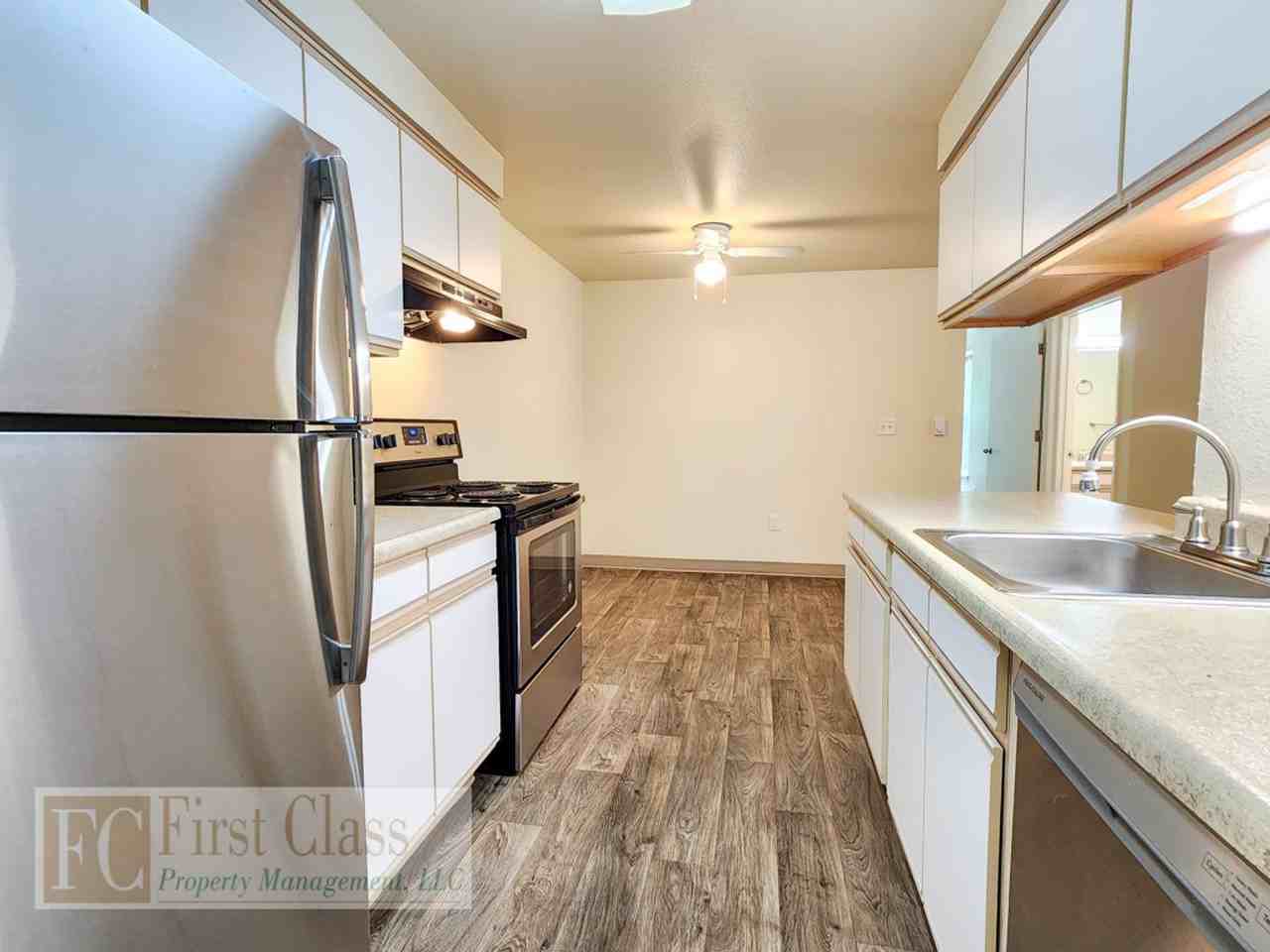 MAXWELL - Photo 7 of 43