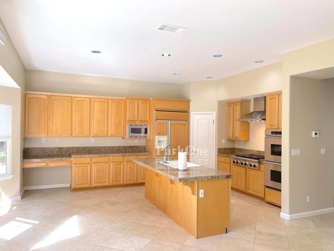 102 Forest Hill Dr - Photo 2 of 50