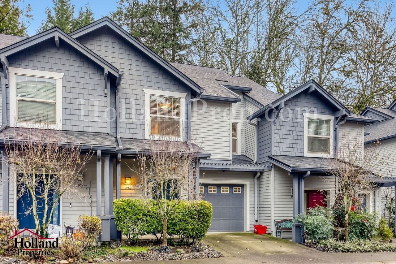 1960 Ne 50th Way - Photo 2 of 29